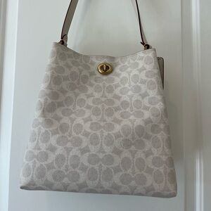 Coach White/Grey Shoulder Bag